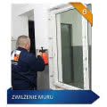 Krok 6 - zwilżenie muru - fot. MS więcej niż OKNA